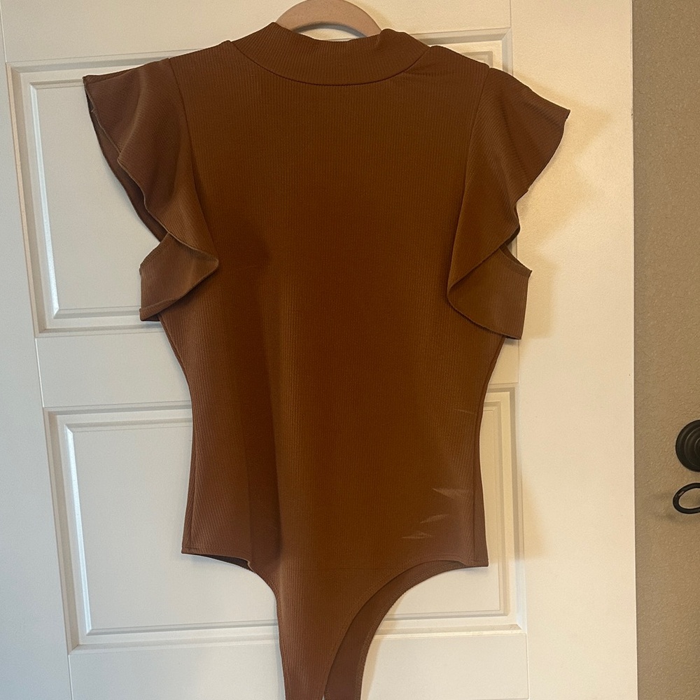 TCEC Brown Ruffle Sleeve Bodysuit